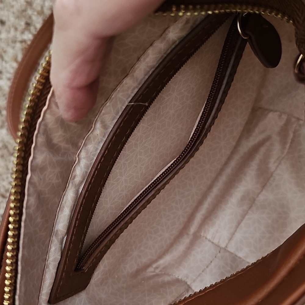 Time and Tru crossbody bag - Picture 9 of 15